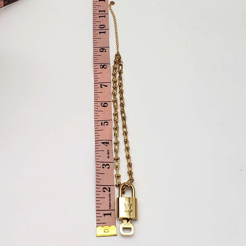 Authentic Louis Vuitton Gold Lock & Key with Unbranded Horse Shoe Stainles Chain - Picture 6 of 8